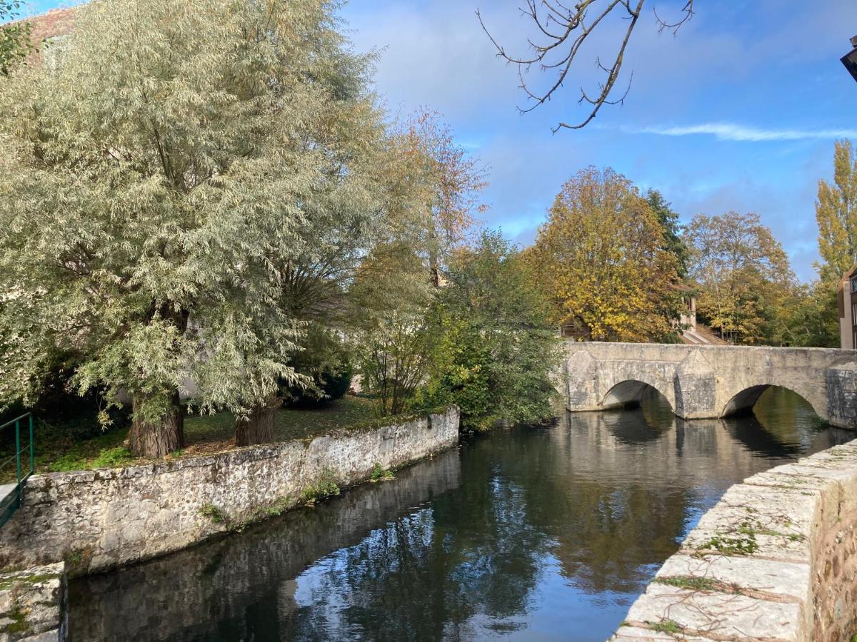 Appartement De La Breche 44 M2 Place Drouaise Au Coeur Historique شارتر المظهر الخارجي الصورة
